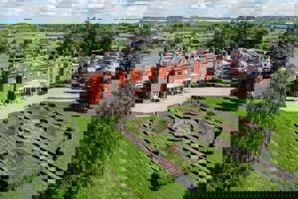 Hartpury-House-Garden