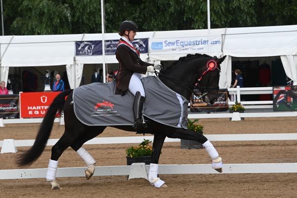Becky Moody James Bond CDI1 Inter 1 1St